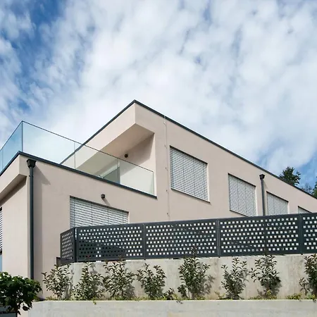 De Roya * 罗加斯卡斯拉提纳