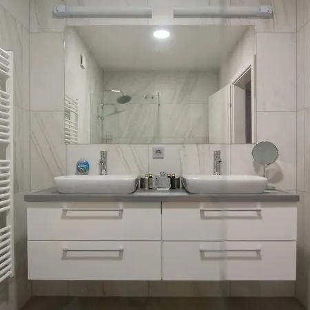 De Roya רוגאסקה סלאטינה