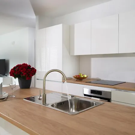 De Roya * 罗加斯卡斯拉提纳