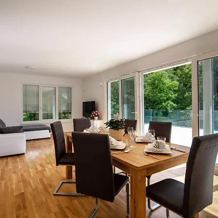 De Roya * Rogaška Slatina