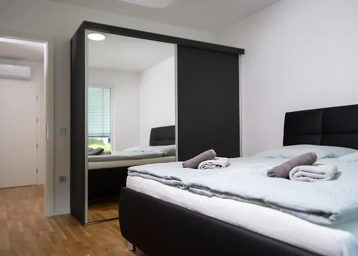 Апартаменты De Roya *