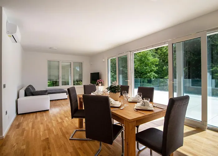 De Roya * Рогашка Слатина