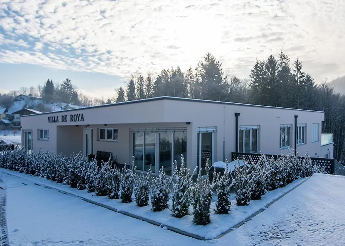 Апартаменты De Roya *