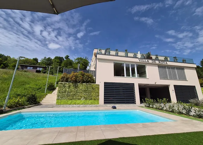 Апартаменты De Roya